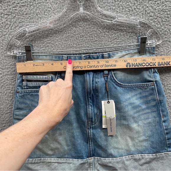 Calvin Klein denim mini skirt Size 30 w/pockets new w/tags distressed stone blue - Picture 5 of 14